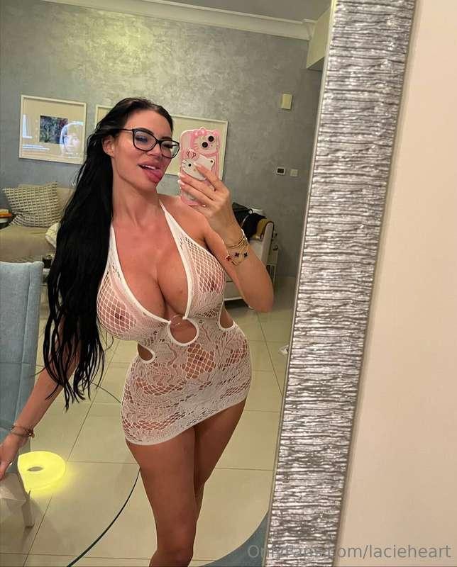 @yvonne_bar FREE VIP 🥵Big tits & juicy ass#ads