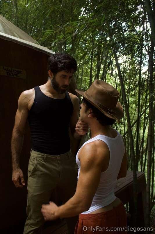 Playing in the woods with @henryfelix