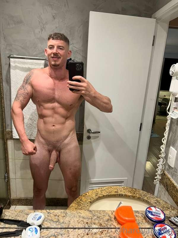 Should I keep bulking or start cutting???