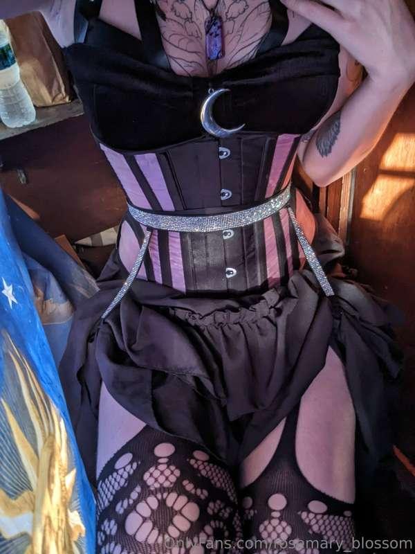 I just want to be a cute renfaire princess🥺