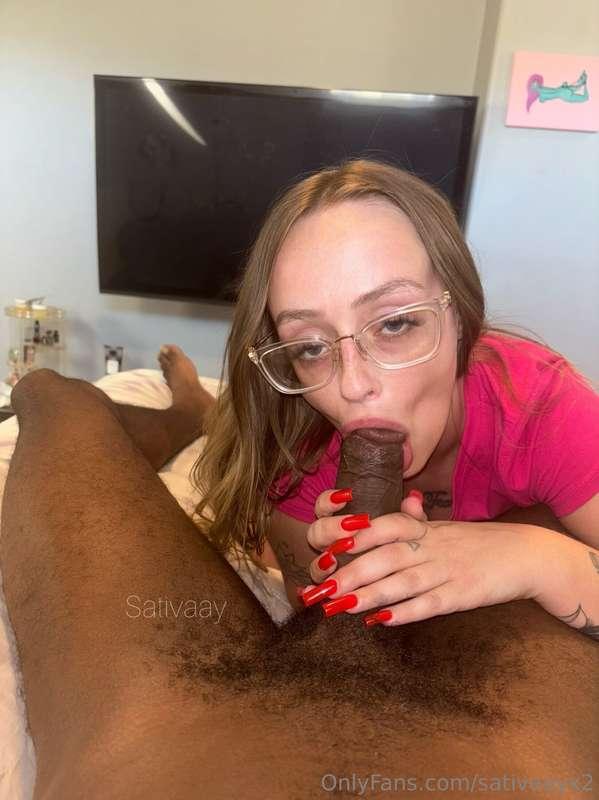 Look me in my eyes when your ready to cum 😈
