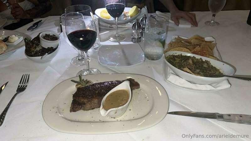 *dinner was marvelous, but who’s got the spoils for dessert?..