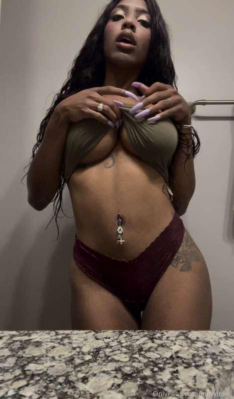 who wants to get me naked & make me cum 💋🤤🤤