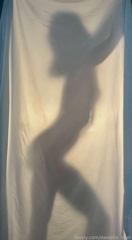 Just experimenting and having fun👻 

#fyp #silhouette #photography #nude #femdom #vixen #mommy #mistress #domme #flr #findom #danielladom 