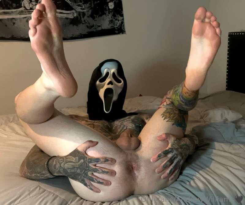 49 days until Halloween 🎃