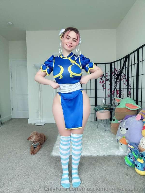 musclemommycosplays image #1