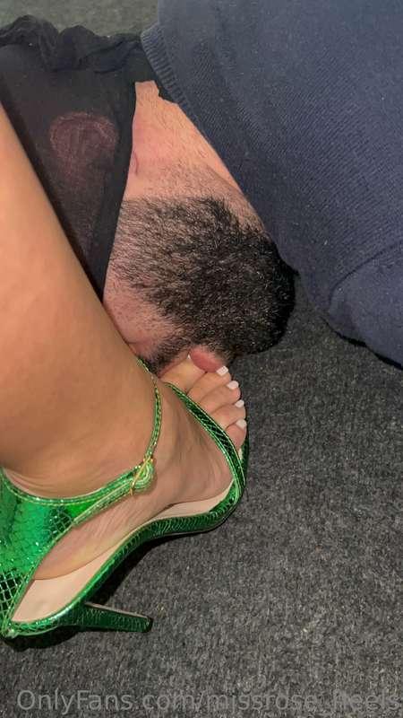 @arabfootsoldier sucking that big toe 🥵