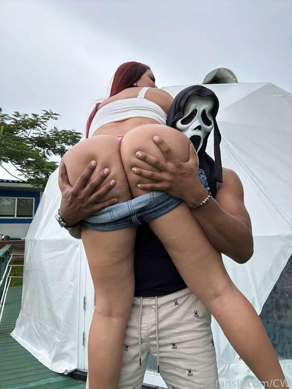 hornylatinas image #1