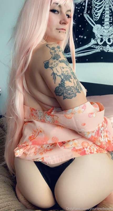 yourlewdwaifu image #1