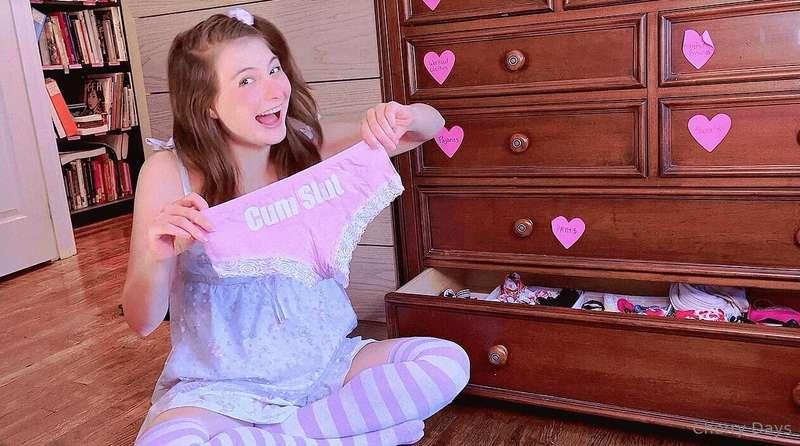 Panty drawer tour video up on my other fan page!

Tap the li..