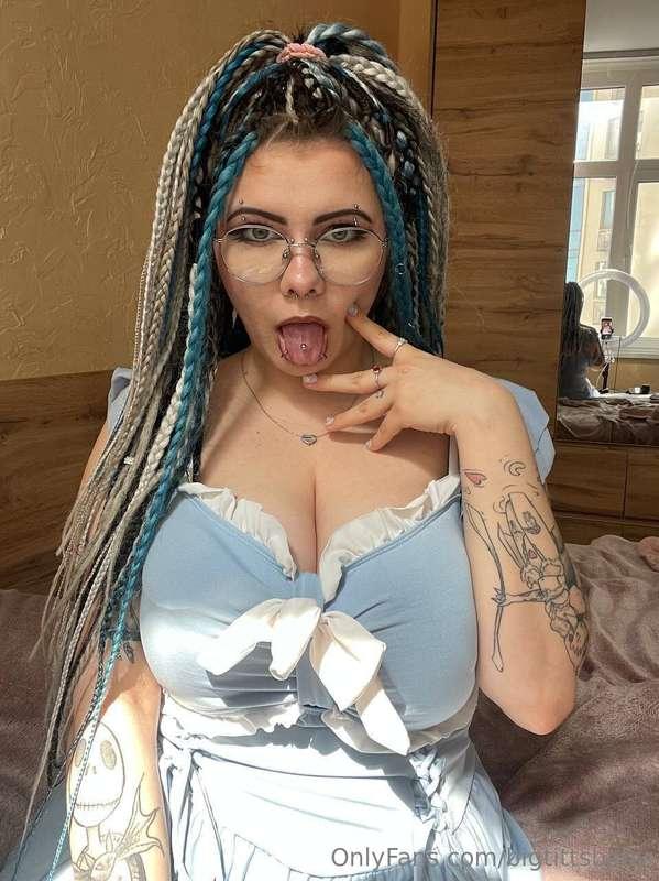 If you were here, what would you say about this lingerie? 🫢🩵