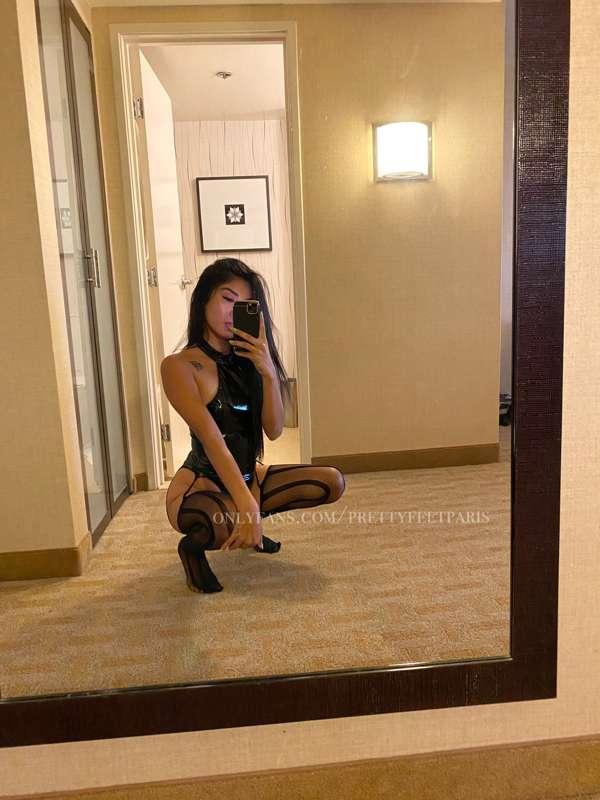 I wish I had had more time to take pics in this outfit 😩🥺😍