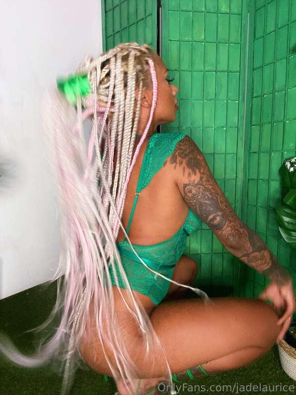 Green goddess vibes.. your lucky charm 🍀