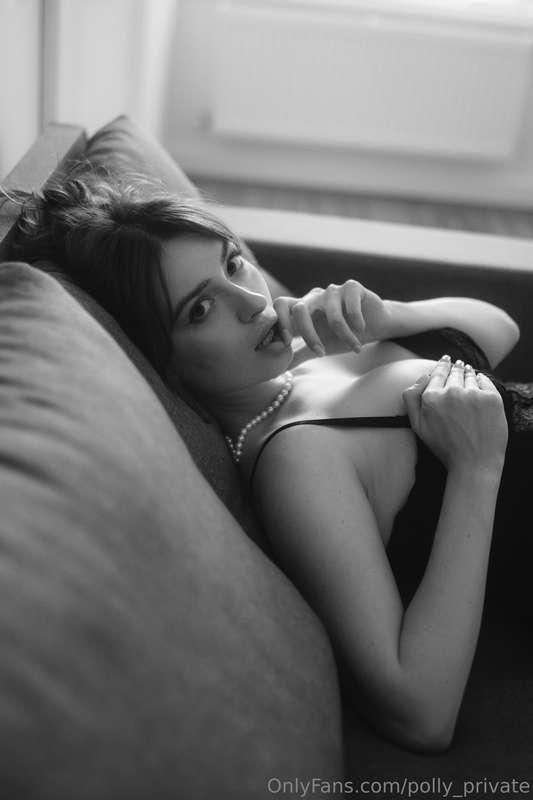 What do you think a man should do to show a woman that I lik..