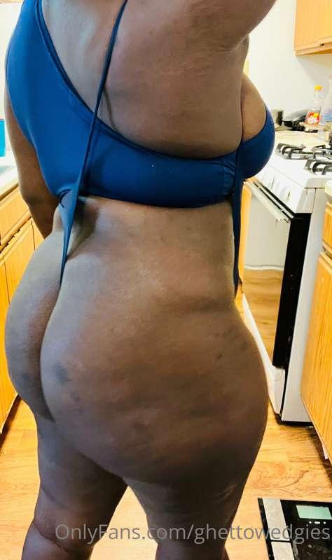 G string tight in my ass 🥺