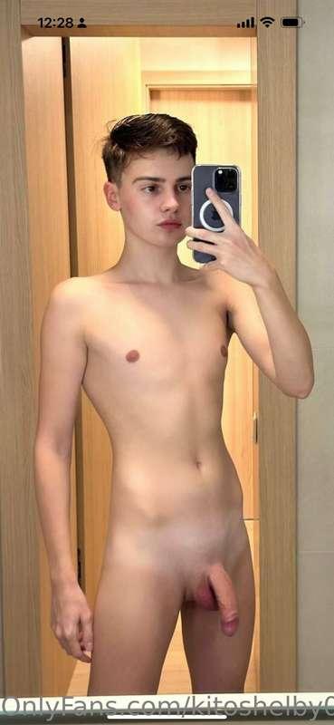 🔥 @kleinenvladvip 🥵 

Vlad is skinny Ukrainian 🇺🇦 twink boy ..
