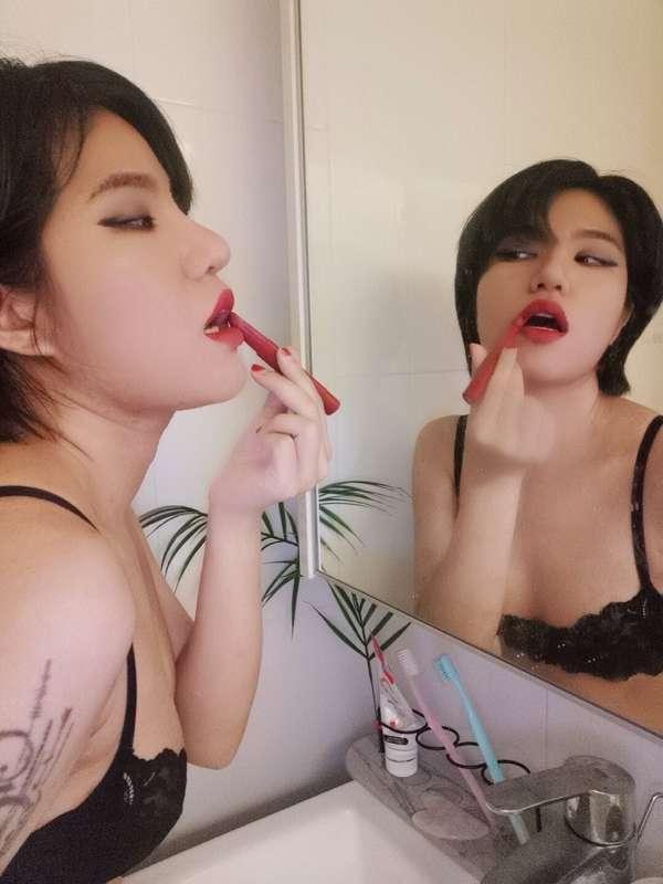 I'm waiting for u in my VIP page 🖤

@bbooble
https://onlyfan..