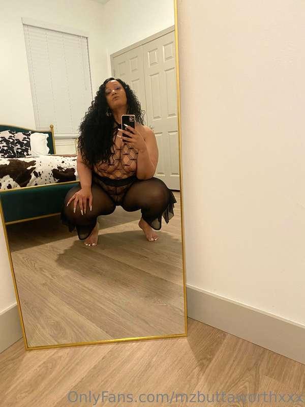 Whassup, baby? Did you see what I sent in your dms? 👀💋