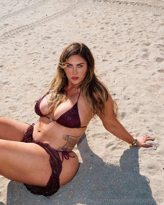 THE GODDESS IS BACK 😏