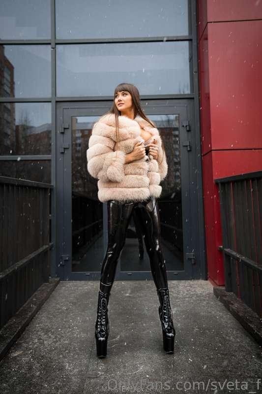 I love this fur coat so much that I don't want to change it ..