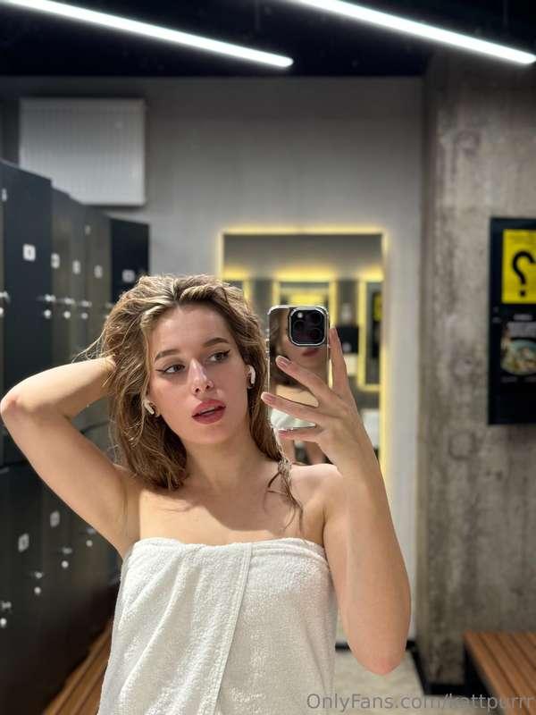 They say confidence is irresistible—care to find out? 😏