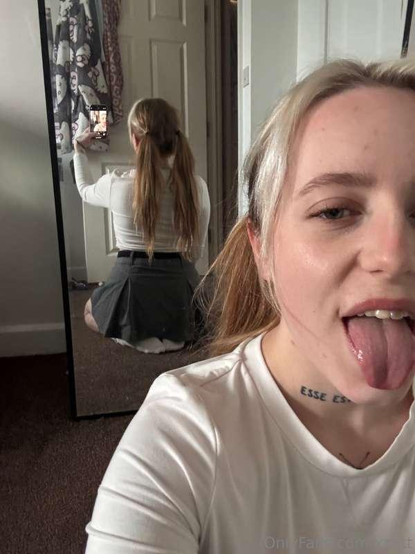 pull on my pigtails pls xx