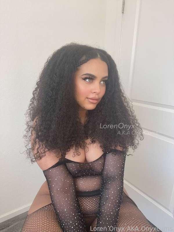 Just sitting here waiting to be your naughty princess 😘

✎ #nerdy #ebony #cute #pokemon #exotic #bigass #gamer #reader #brunette #fyp 