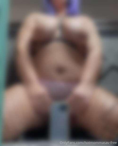 These are not blurred on my paid page! 🥵

@hotmommasav-vip