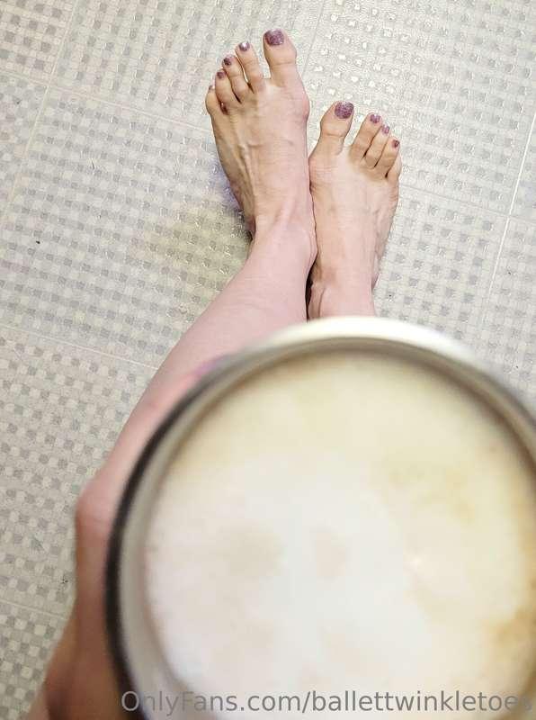 Happy Friday 👣😘