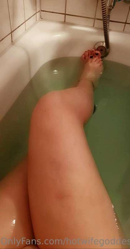 "Love to soak and spoil my body at bath time ..uhhh I know i..