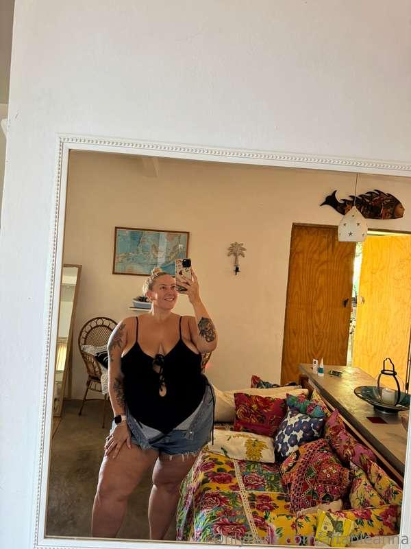 classic mirror selfie now I’m standing here, staring at my r..