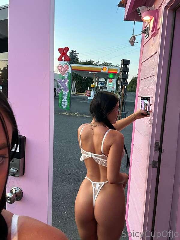 Every inch of this confidence is yours to enjoy 😉