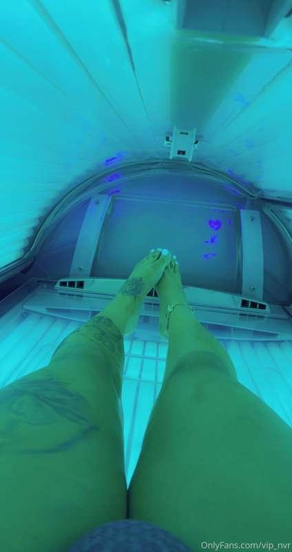 Back on the beds 😝 let’s get those tan lines looking nice
