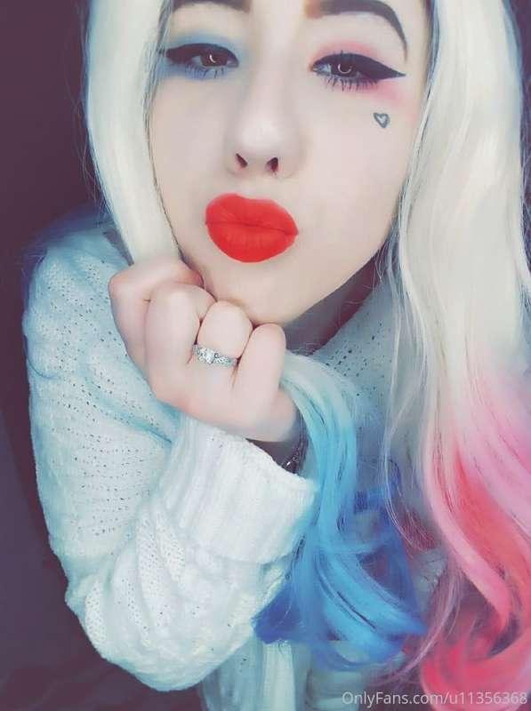 Harley kisses💋💗💙