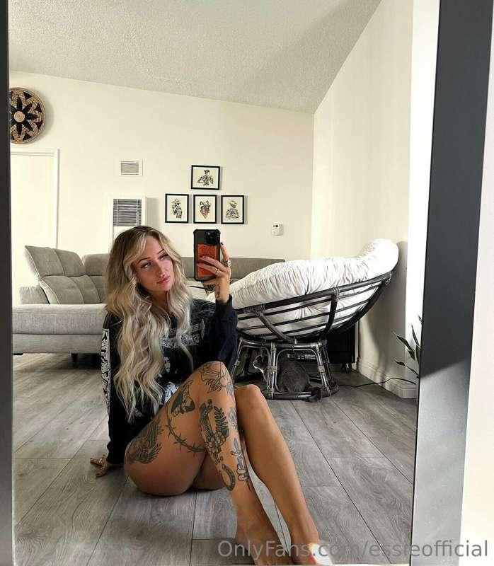 essieofficial main image