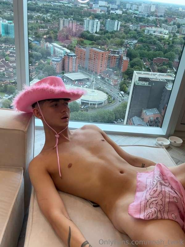 Am I the view babe💋