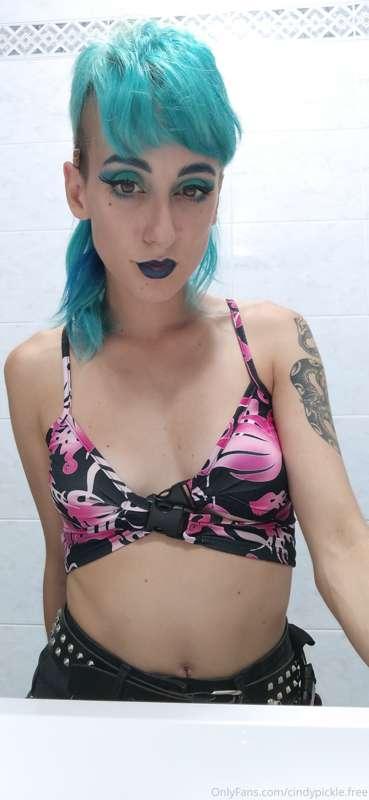 I love excessive make up! Unlock to see how easy to take off..