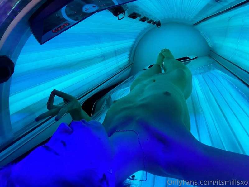 Tanning 😍