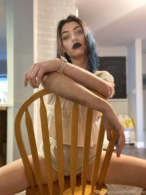 Scroll to see dat 🍑   Https://onlyfans.com/thekinkfaerieoffi..