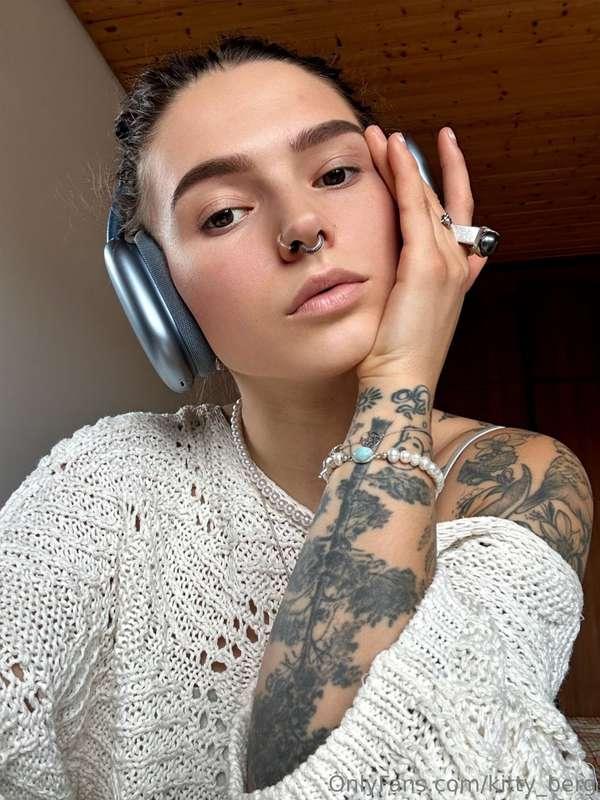 🎶 Sometimes I listen to classical music to relax or, on the ..