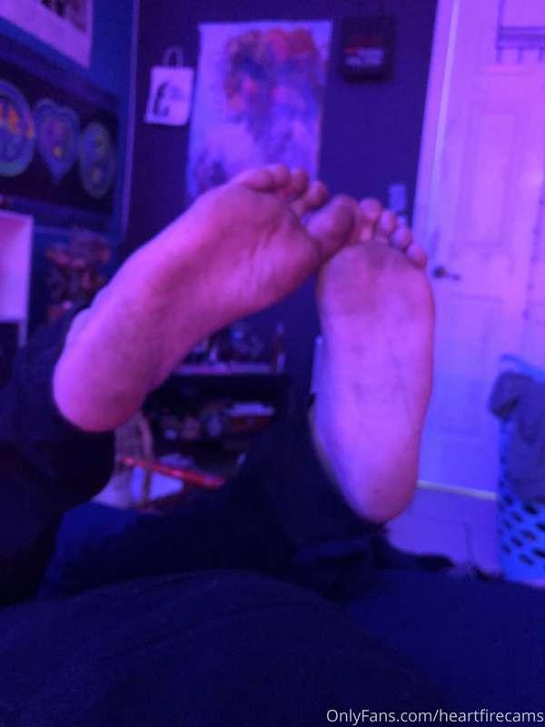 Do y’all like dirty feet? I’m really into them