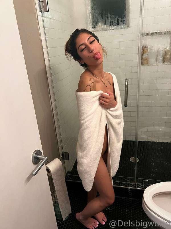 Who wants to see some more shower content?