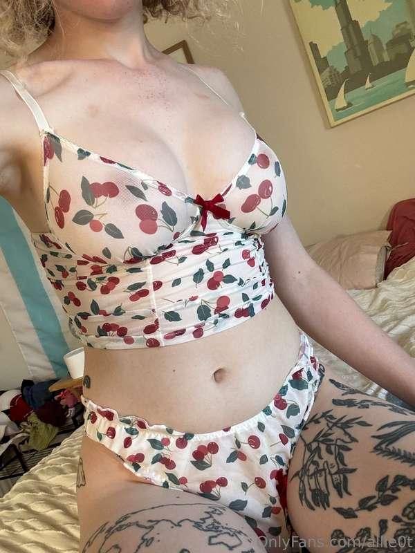 allie0t image #0