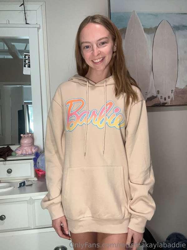 Oversized hoodies are the best 😜