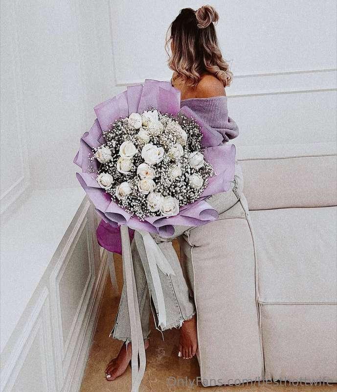 I got a nice date today, and he brought me some flowers . Su..