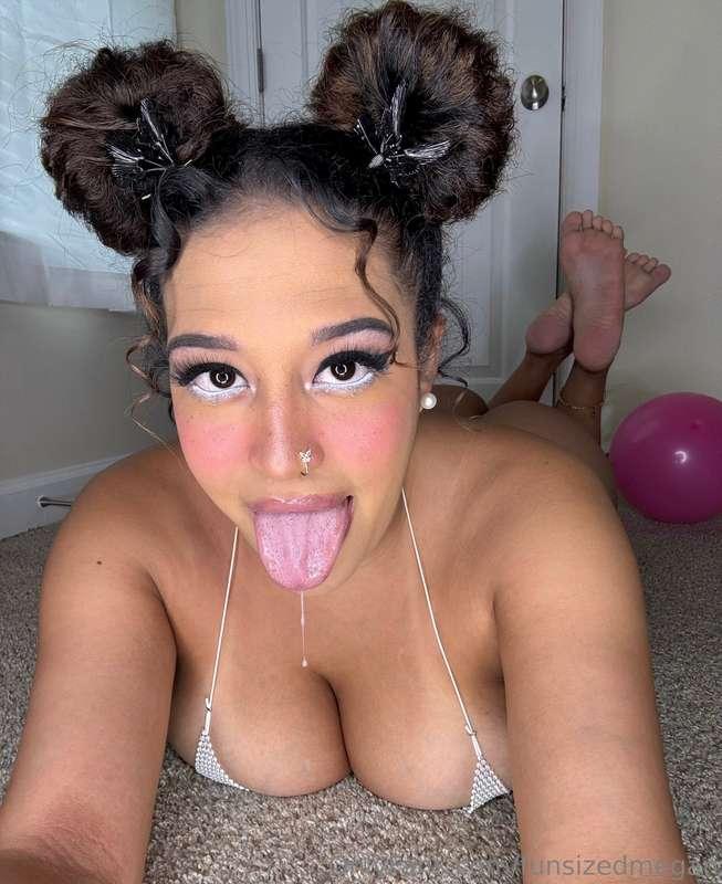 😘