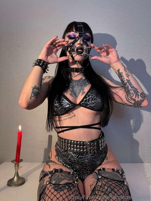 i’m a good pet ⛓️