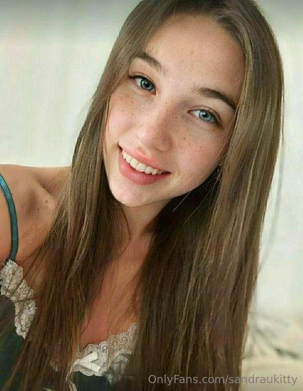 @aminashy she wants to cum with you ! you'll enjoy her juicy..