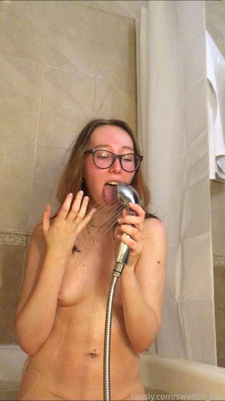 Wetty wetty💦💦💦

#fyp #pussy #littlegirl #Brownhaired #virgin #student #brunette #dildo  #thin
