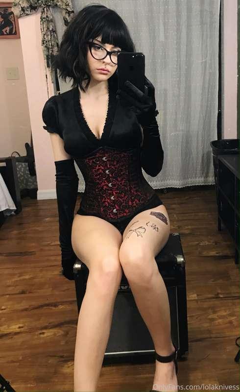 Would you just look at this vintage corset I found today 😍 I..